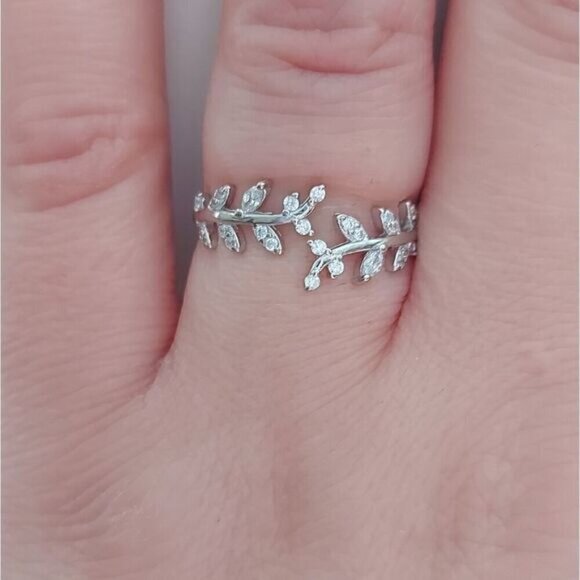 925 Sterling Silver CZ Leaves Ring - Picture 1 of 10